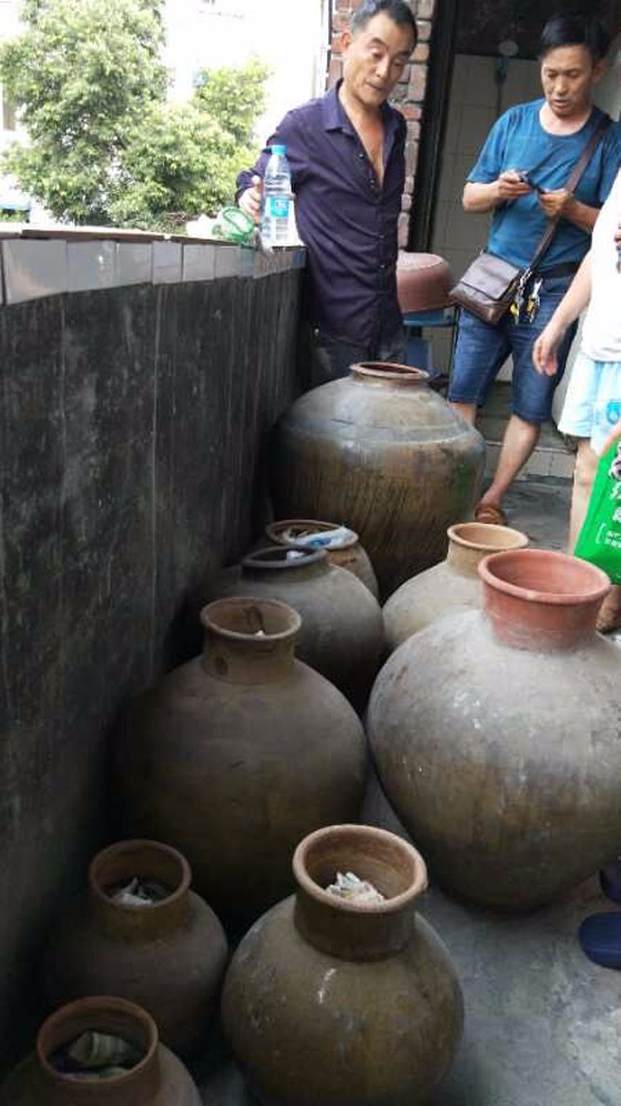 王大哥的9个宝贝坛子.jpg