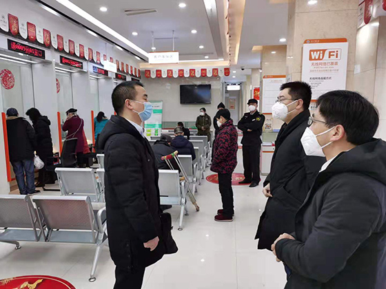 行领导深入一线督导疫情防控工作.jpg