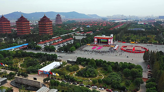 美丽华西村.jpg