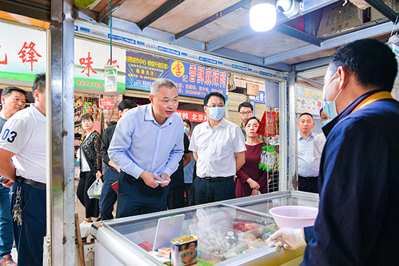 四川省广安市广安区从5月份开始对麻柳湾农贸市场进行升级改造  张国盛 摄 .jpg