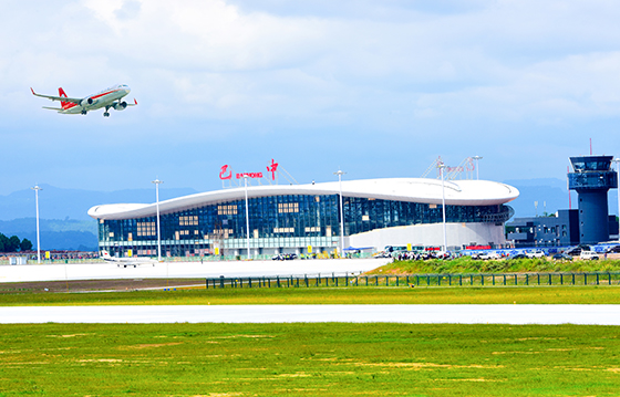 巴中恩阳机场已开通12条航线，为老区振兴发展插上腾飞的翅膀  张学金 摄.jpg