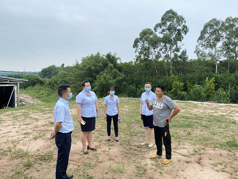 3到尧坝镇“尧坝红”柑橘特色产业农业园了解产业情况和农户实际情况.jpg