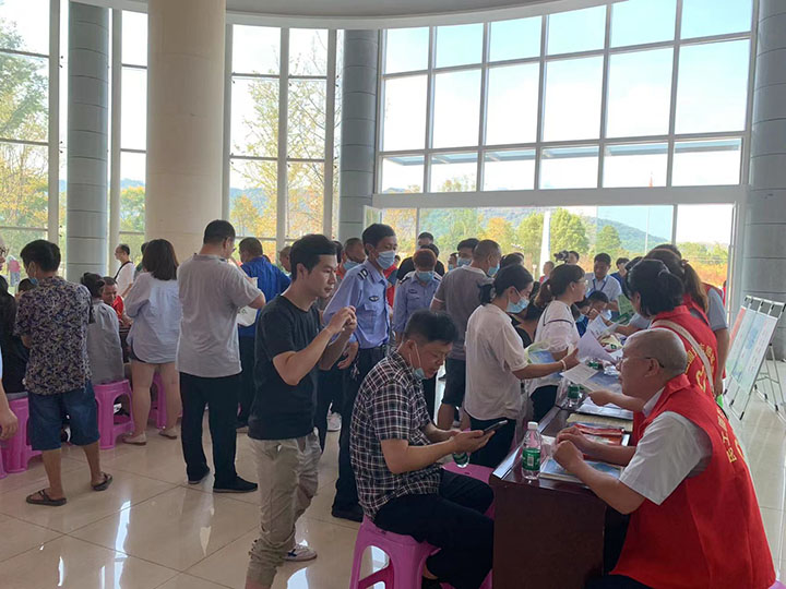 1“民工圆梦”党员志愿服务活动.jpg