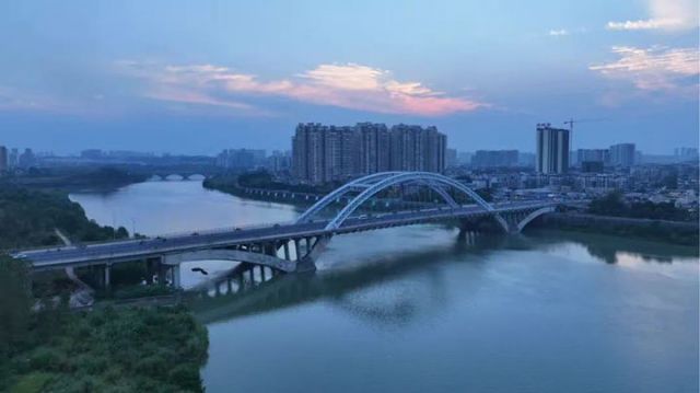 图1 迎宾大桥.jpg