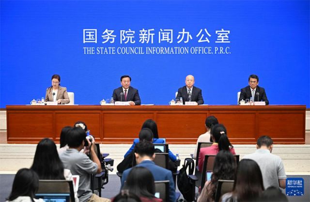 图1  9月16日，国务院新闻办公室举行“高质量完成‘十四五’规划”系列主题新闻发布会，农业农村部部长韩俊、农业农村部副部长张兴旺、农业农村部副部长麦尔丹·木盖提介绍“十四五”时期农业农村发展成就，并答记者问。 新华社记者 陈晔华 摄 拷贝.jpg