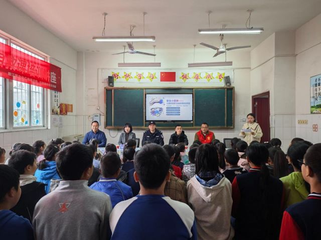 图5  “文旅管家”服务项目走进伍隍镇铜钟小学.jpg
