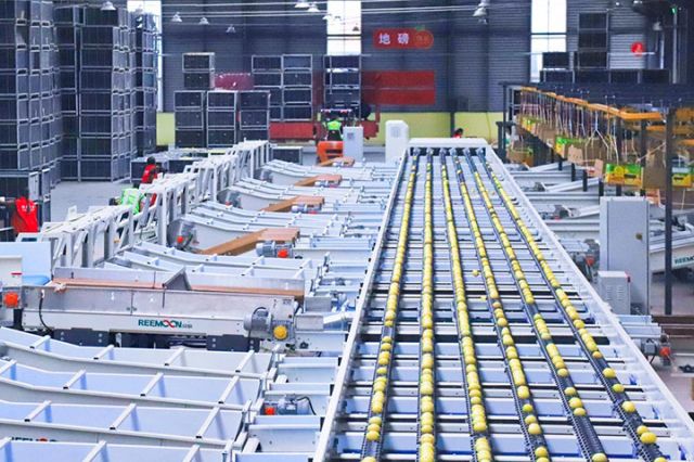 图2  柠檬自动分选设备。潘政吉 摄.jpg