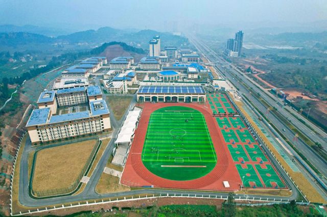 图7  四川省安岳实验中学（城南校区）。潘政吉  摄.jpg