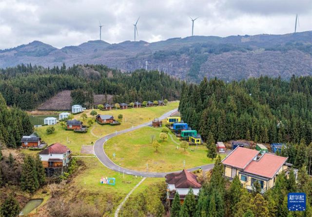 1765789097168224.jpg 图3 12月13日,石柱县冷水镇“冷水风谷休闲度假营地”景色(无人机照片)。 拷贝.jpg
