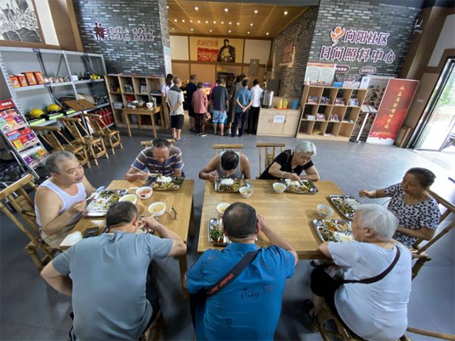 1765875361223379.jpg 图7 向阳社区“幸福雁江”社区综合体食堂 拷贝.jpg