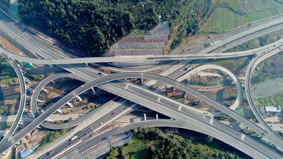 高速公路雨城对岩枢纽互通.jpg