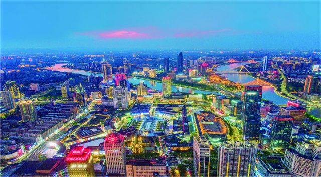 宁波天一商圈夜景  资料图.jpg
