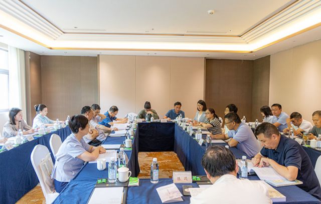 图4  分组讨论现场。吴坤忠摄.jpg