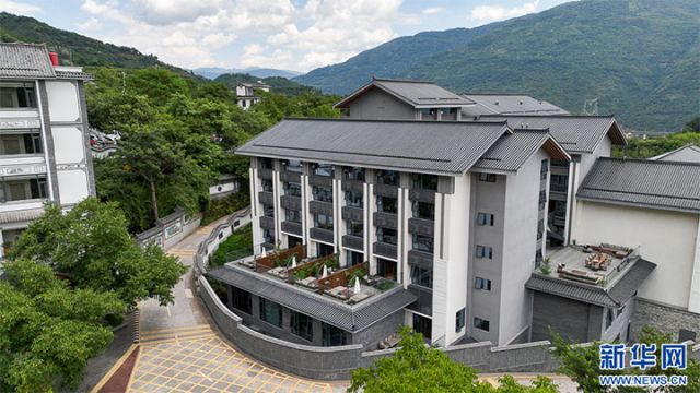 图6  石门关景区内的民宿（7月11日摄）。新华网发（刘东 摄） 拷贝.jpg