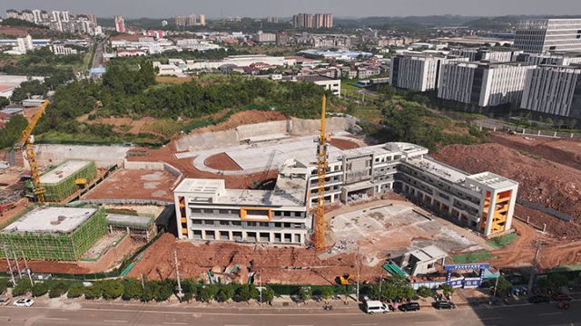 图1  经开区小学项目建设现场。易奎西摄.jpg