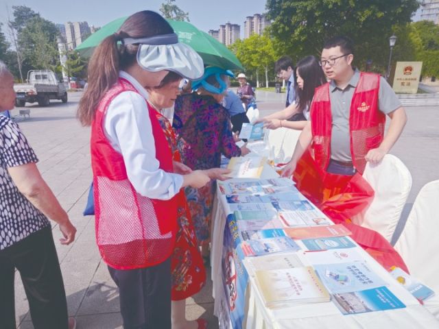 走进社区宣传.jpg